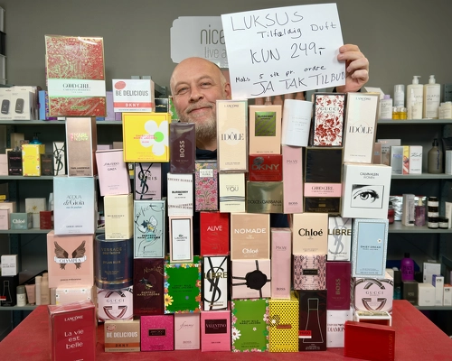 Live - Auktion 1 Tilfældig Luksus Duft Til Kvinden (Limited Edition)