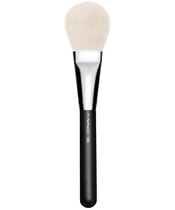 MAC Large Flat Powder Brush - 135S